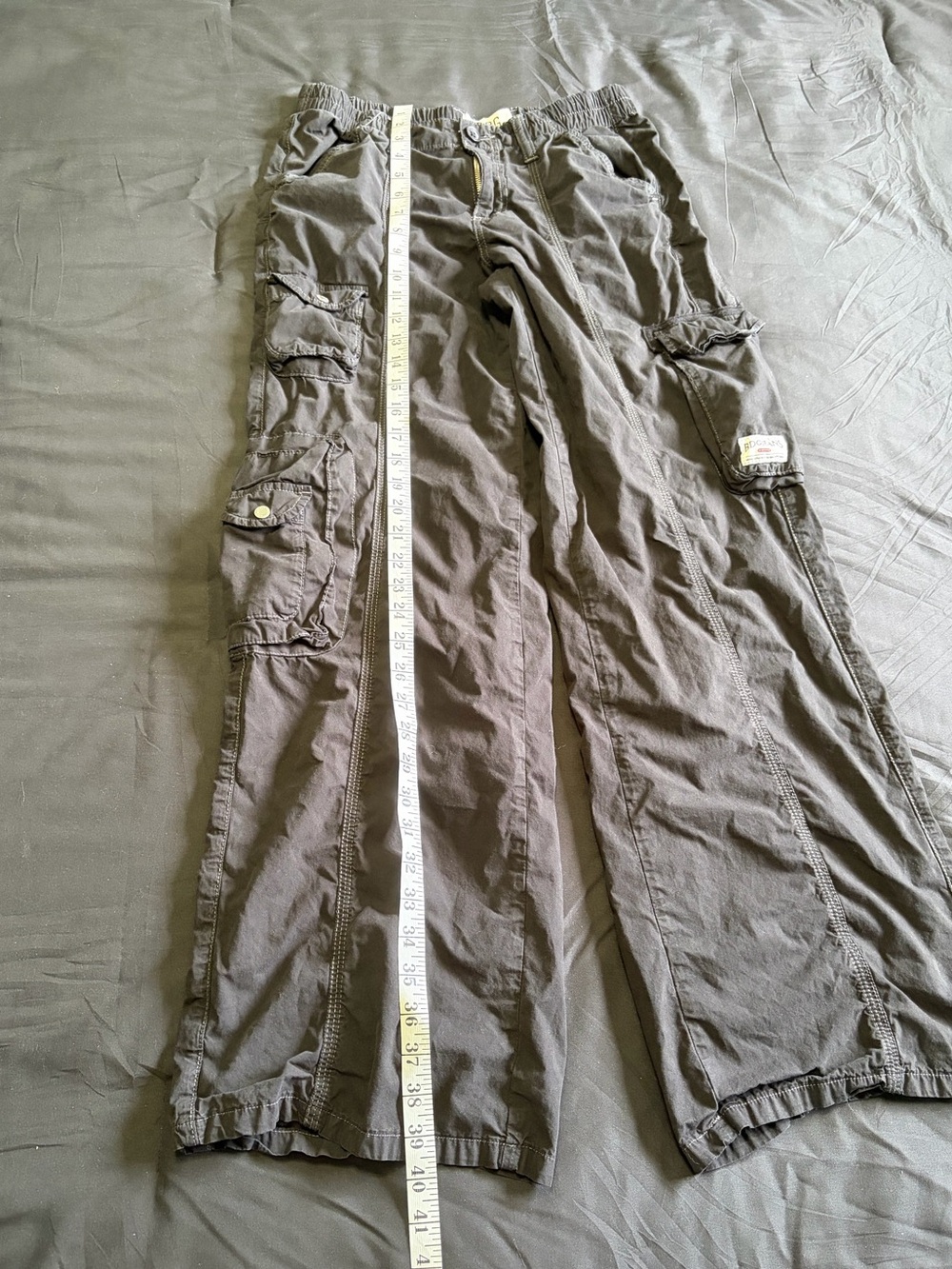 Urban Outfitters BDG black low rise baggy cargo pants w/multiple pockets. Size S - Picture 3 of 7